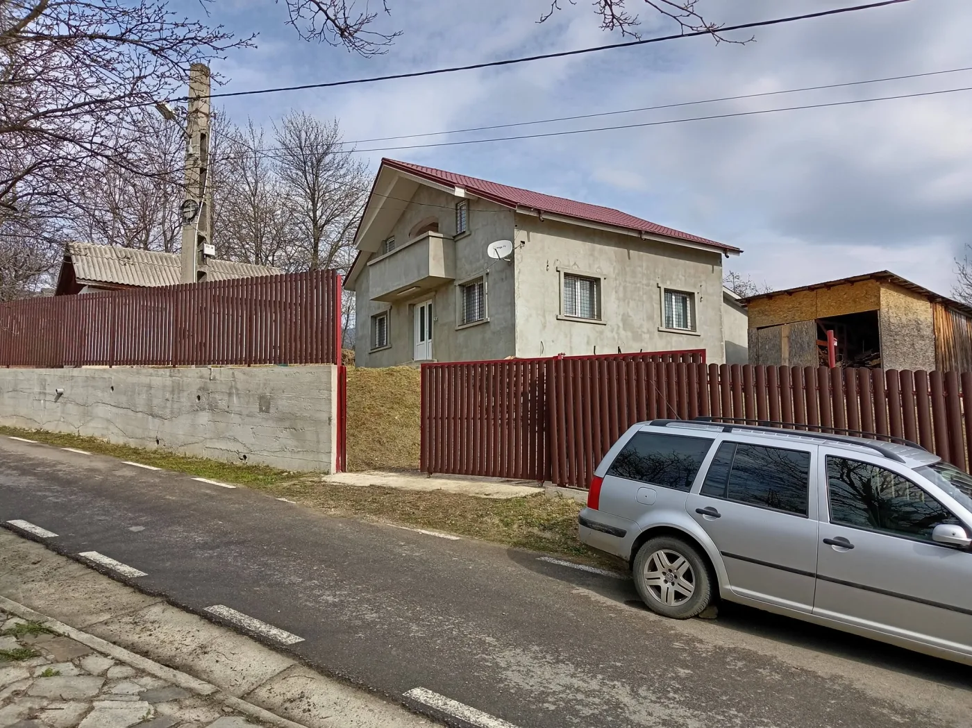 Casă cu teren în Tulnici